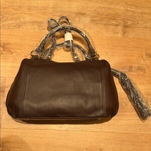 G.I.L.I Classic Brown Leather Women’s Satchel